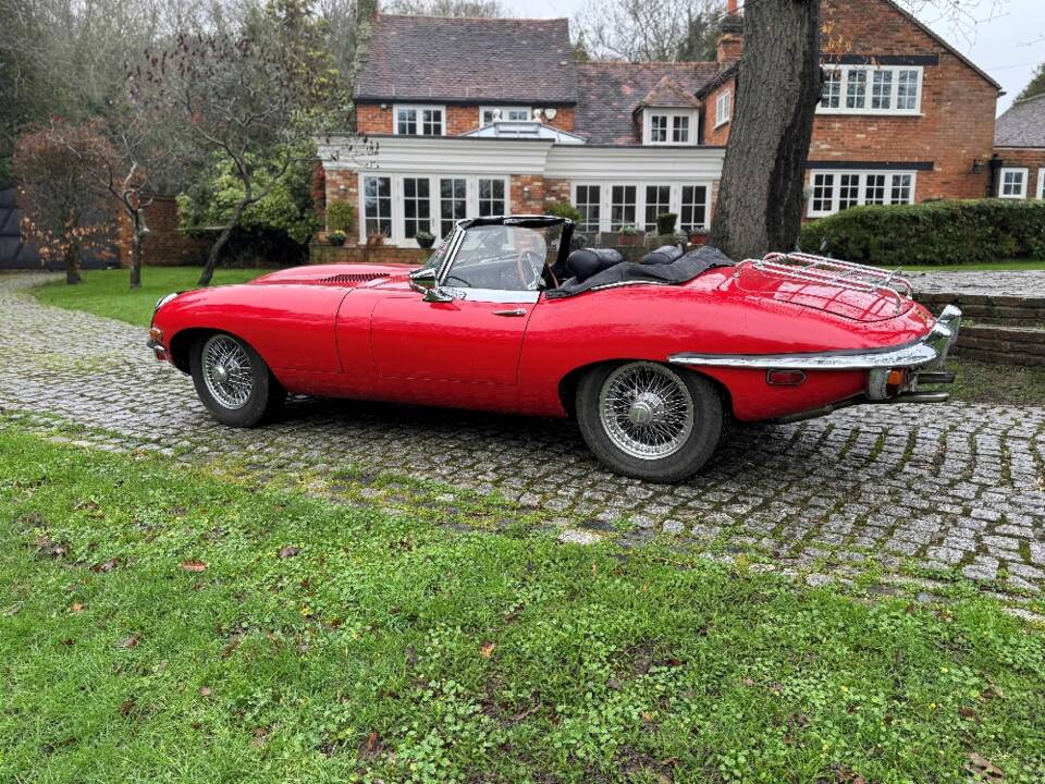 Image 14/29 de Jaguar E-Type (1969)