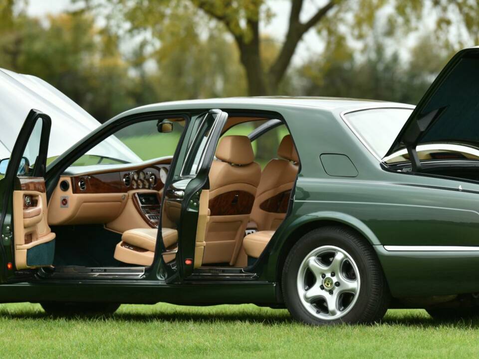 Immagine 33/50 di Bentley Arnage Green Label (1998)