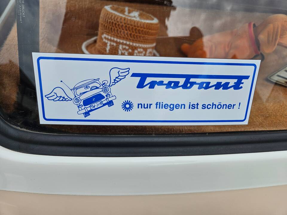 Image 16/18 of Trabant 601 Universal (1987)