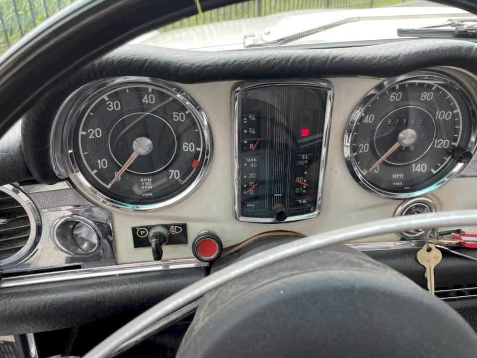 Image 29/35 of Mercedes-Benz 280 SL (1967)