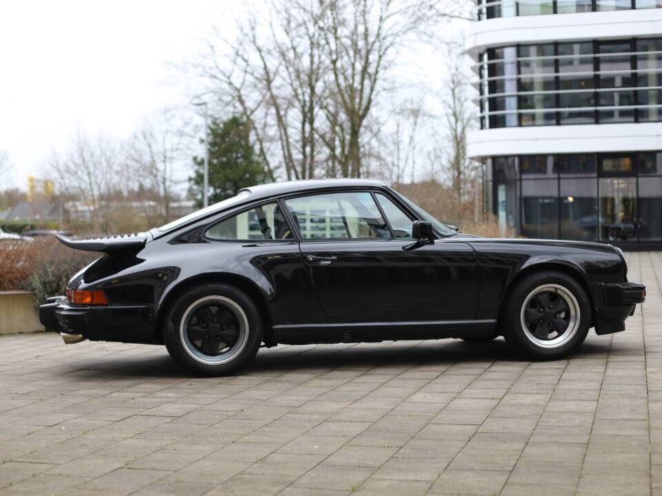 Image 6/43 of Porsche 911 Carrera 3.2 (1985)