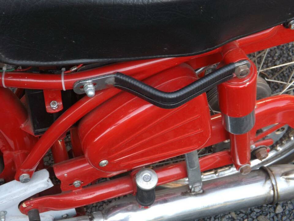 Image 31/50 of Benelli Leoncino 2T (1959)