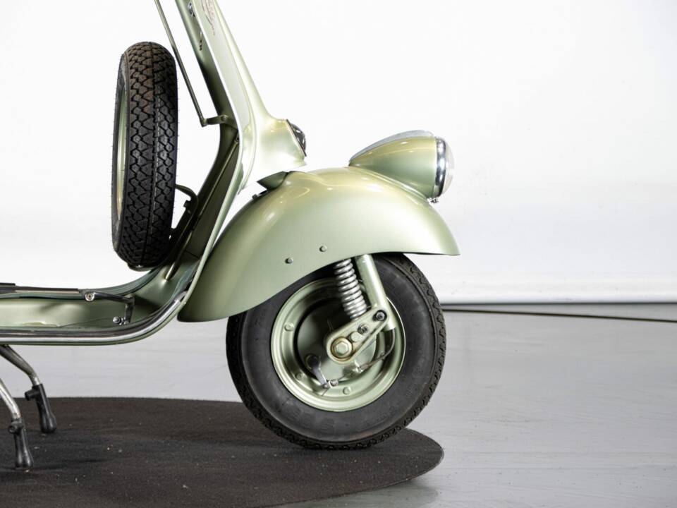 Immagine 34/50 di Piaggio Vespa 125 (1950)