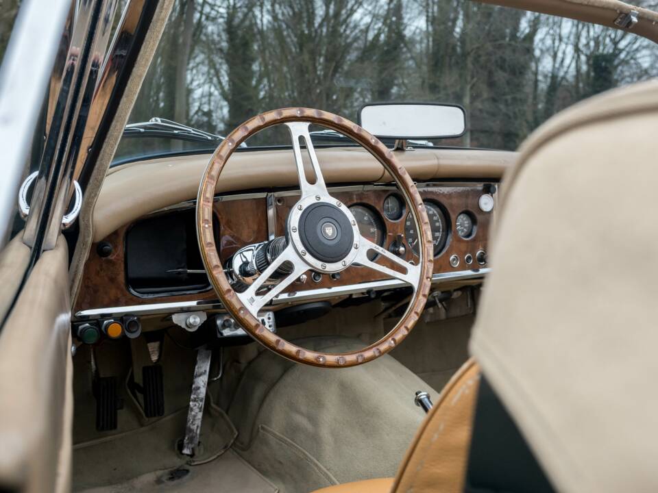Immagine 14/25 di Jaguar XK 150 3.8 SE DHC (1960)