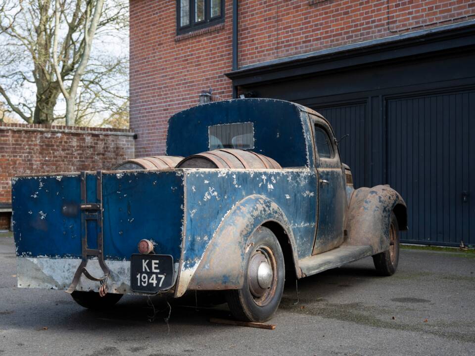 Image 8/134 of Ford V8 (1937)