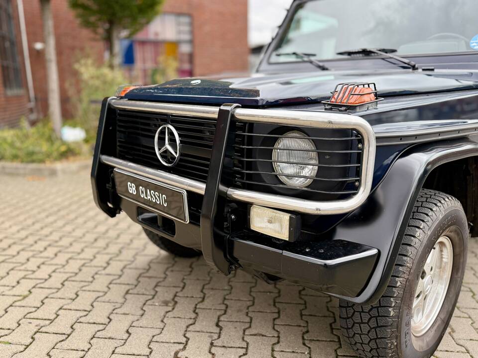 Immagine 2/26 di Mercedes-Benz 280 GE (kurz) (1988)