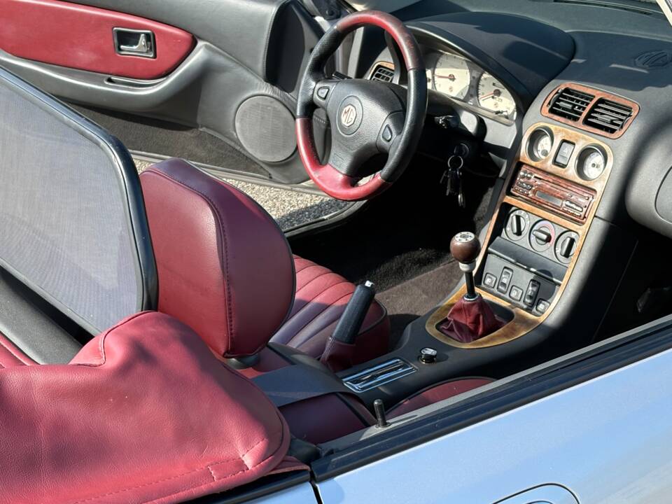 Imagen 6/25 de MG F 1.8i 75 LE (1999)