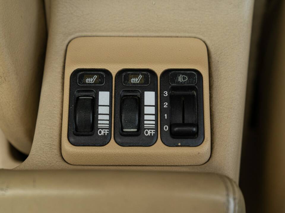 Bild 44/50 von Honda Legend (1992)