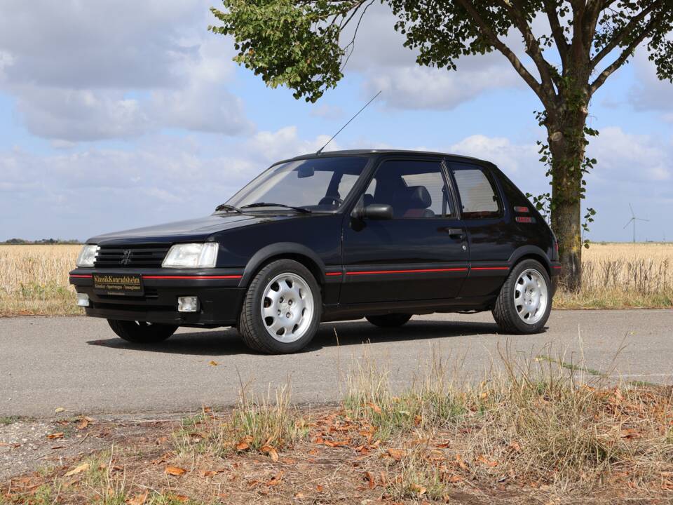 Obraz 29/56 pojazdu Peugeot 205 GTi 1.9 (1991)