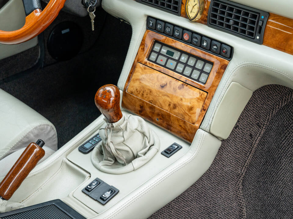 Afbeelding 54/73 van Maserati Biturbo 2.24V (1992)
