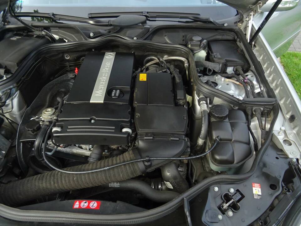 Image 11/25 of Mercedes-Benz E 200 Kompressor T (2004)
