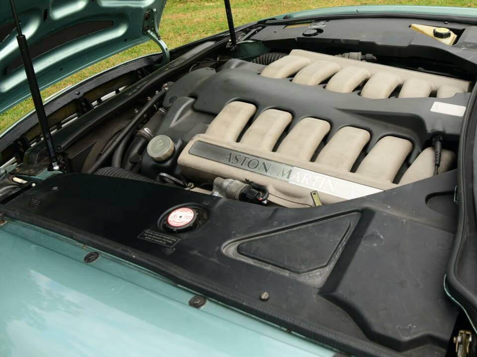 Image 36/50 of Aston Martin DB 7 Vantage (2000)