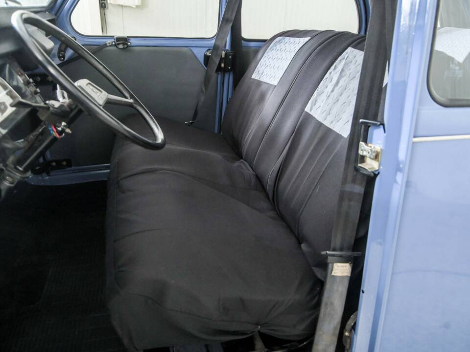 Image 16/50 of Citroën 2 CV 6 (1985)