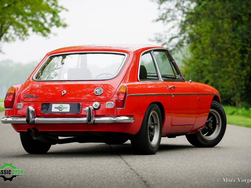 Image 40/46 de MG MGB GT V8 (1975)