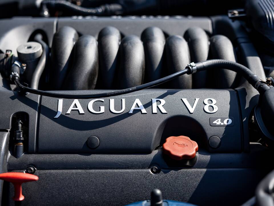 Immagine 42/42 di Jaguar XK8 4.0 (2001)