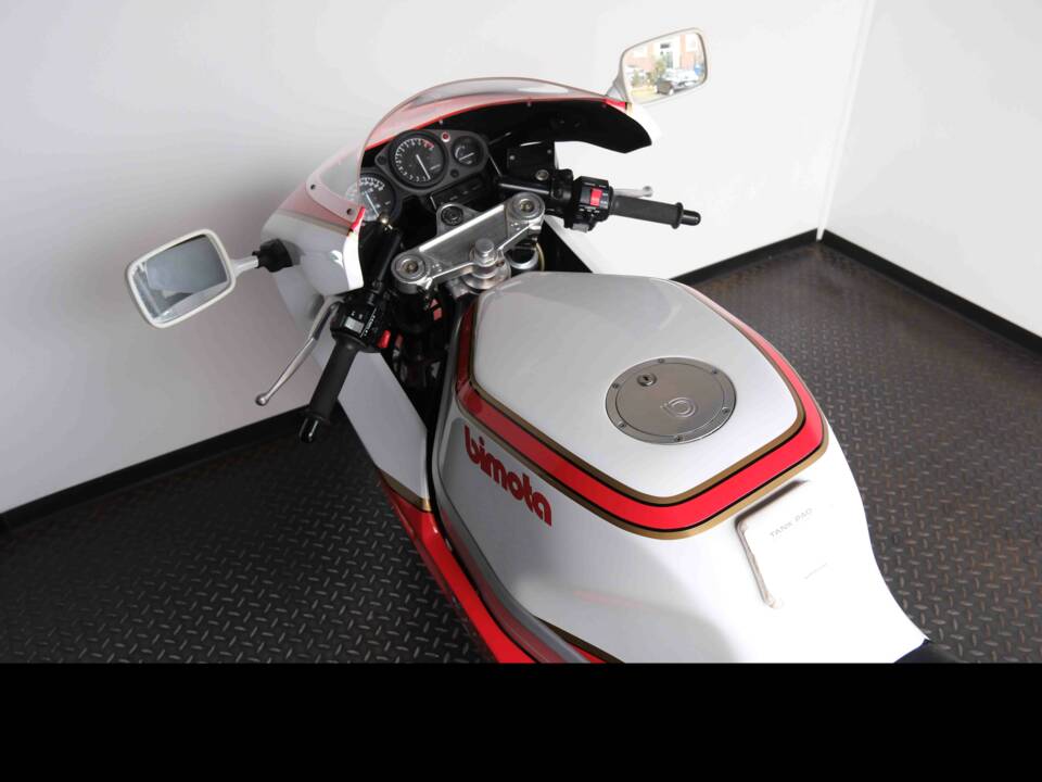 Image 80/95 of Bimota YB6 (1990)