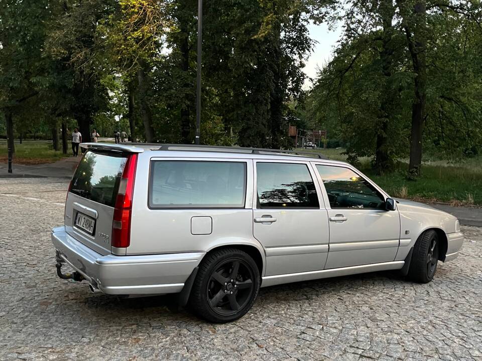Bild 22/34 von Volvo V70 R AWD (1998)