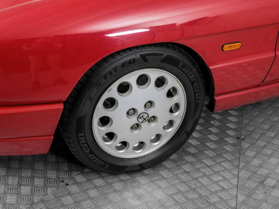 Image 22/50 of Alfa Romeo 2.0 Spider (1990)