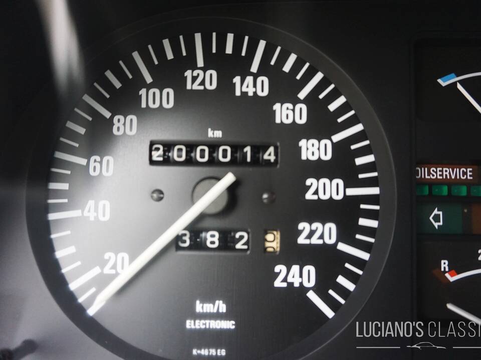 Image 36/59 of BMW 528i (1982)