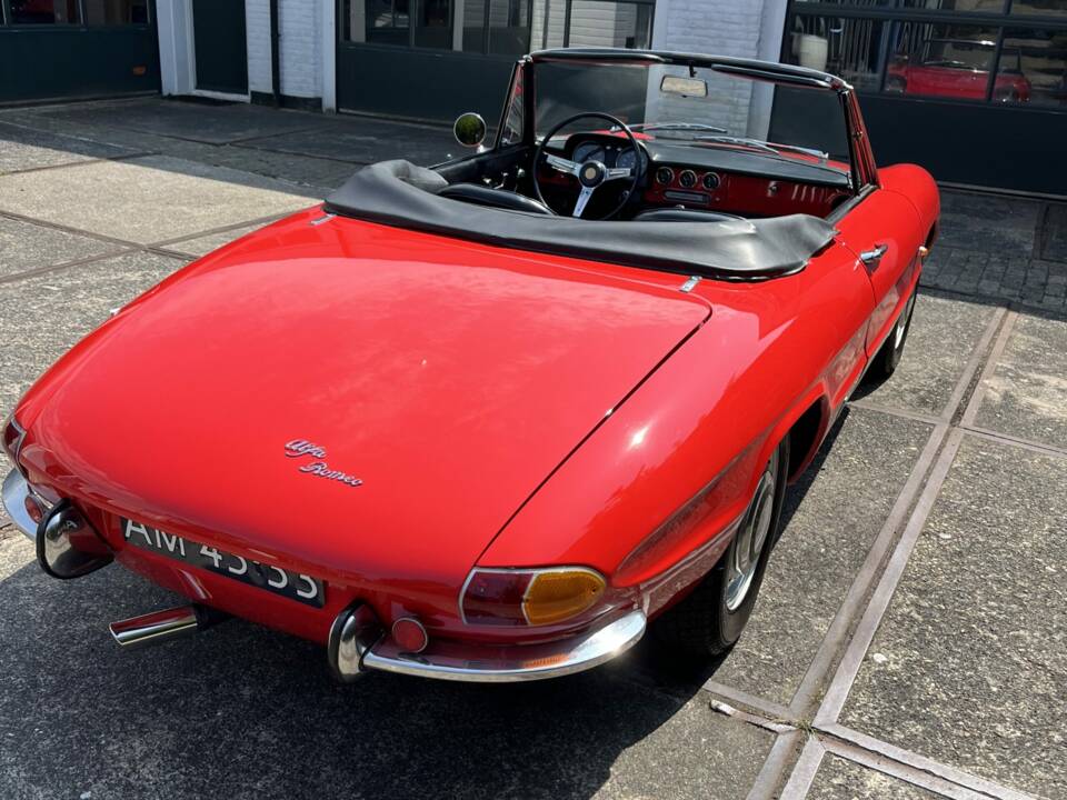 Image 4/7 of Alfa Romeo 1600 Spider Duetto (1967)