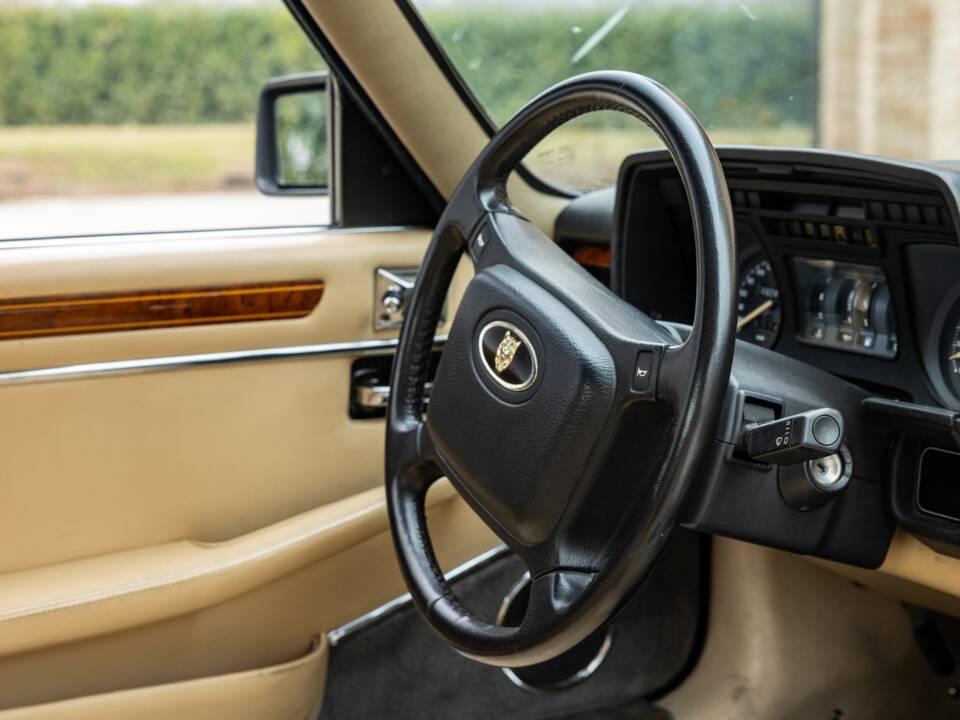 Bild 39/50 von Jaguar XJS 5.3 V12 (1990)