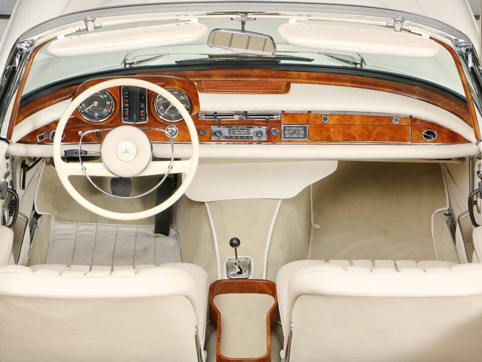 Image 11/27 of Mercedes-Benz 300 SE (1967)