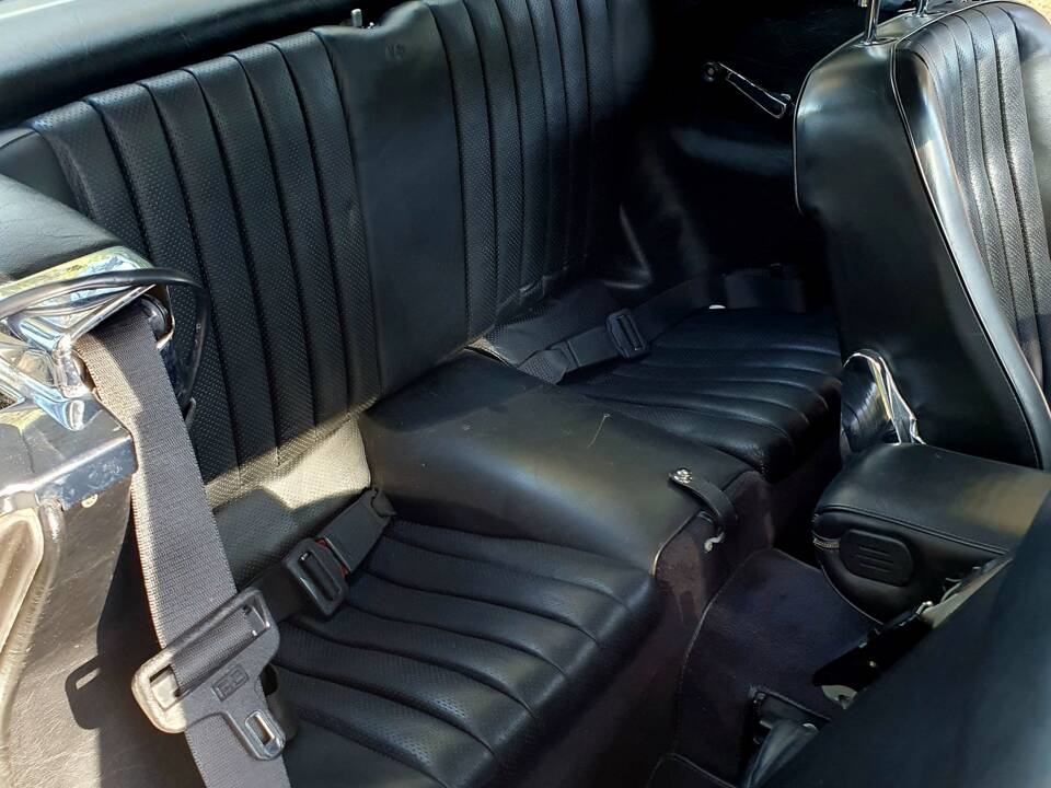 Image 6/16 de Mercedes-Benz 500 SL (1985)