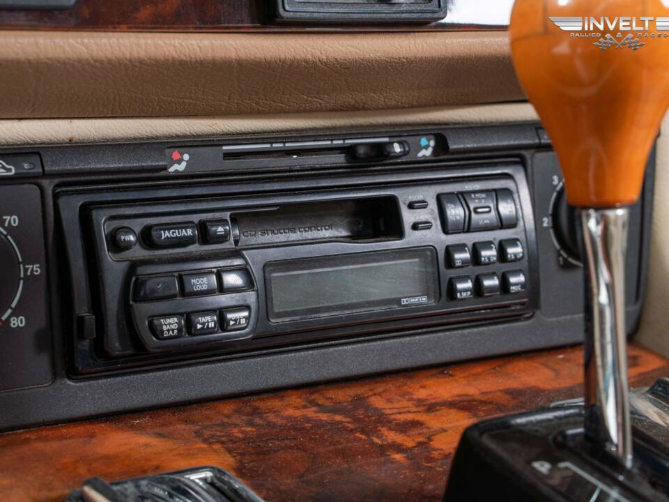 Afbeelding 20/24 van Jaguar XJS 4.0 Celebration (1996)