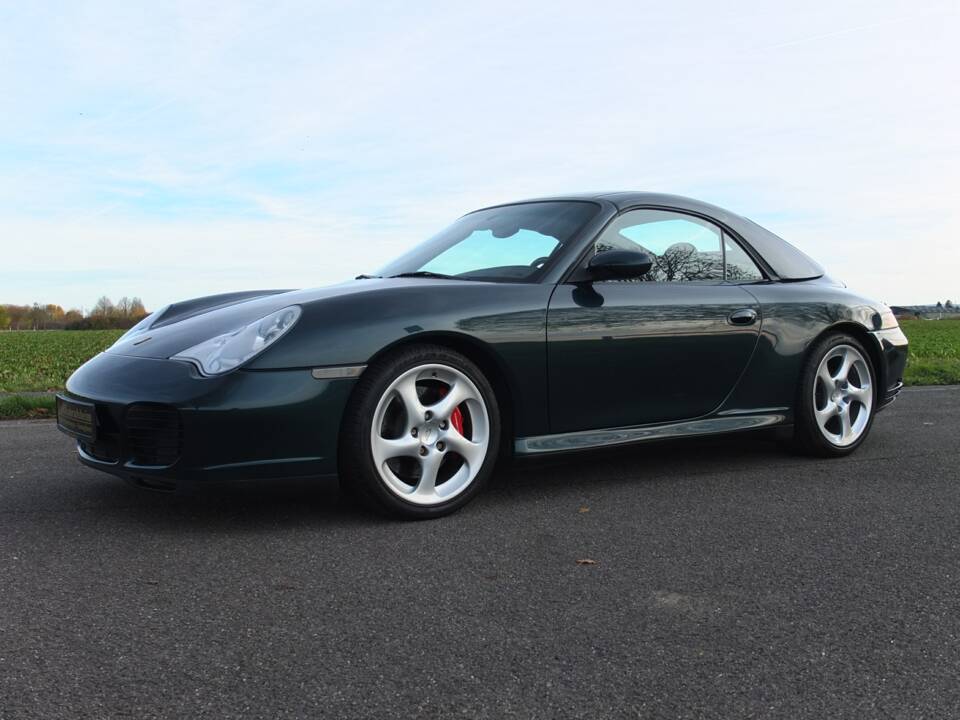 Bild 15/73 von Porsche 911 Carrera 4S (2004)