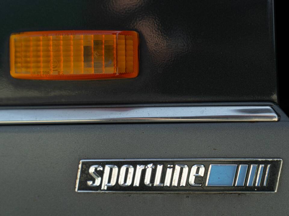 Immagine 16/44 di Mercedes-Benz 200 TE (1992)