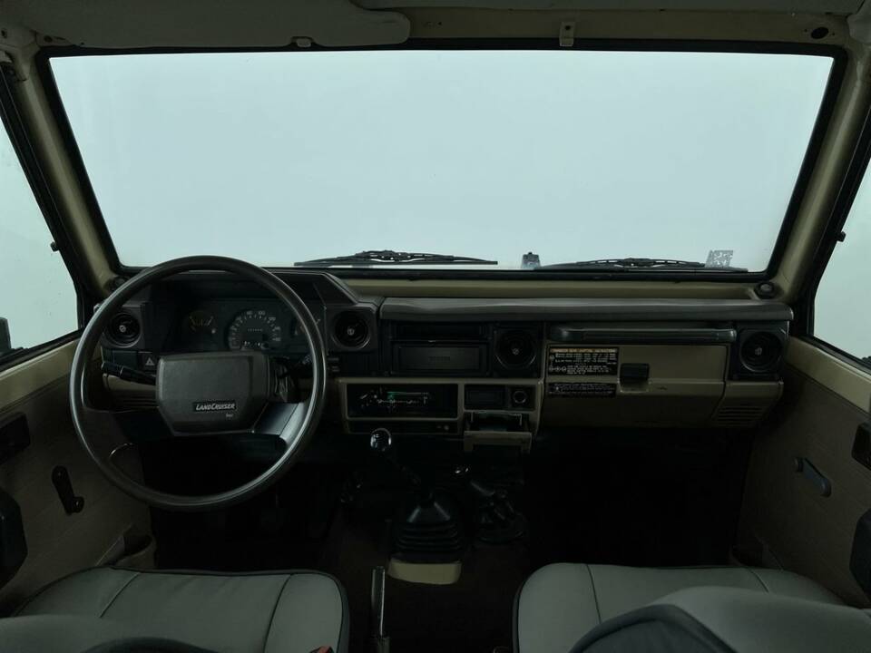 Afbeelding 2/8 van Toyota Land Cruiser BJ70 (1987)