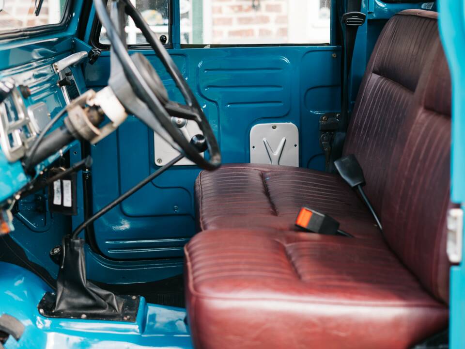 Image 7/20 of Toyota Land Cruiser FJ 45 (1976)
