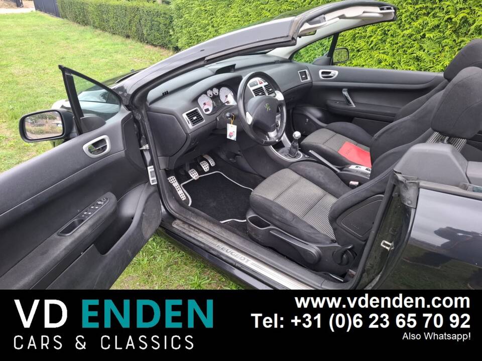 Bild 7/23 von Peugeot 307 CC 2.0i (2005)