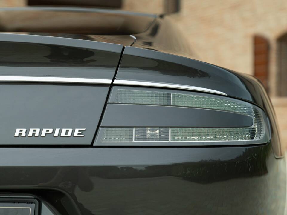 Bild 17/50 von Aston Martin Rapide (2010)