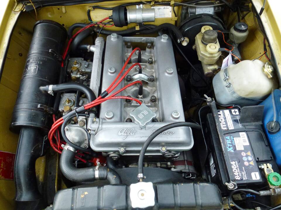 Image 6/13 de Alfa Romeo Giulia Nuova Super 1300 (1975)