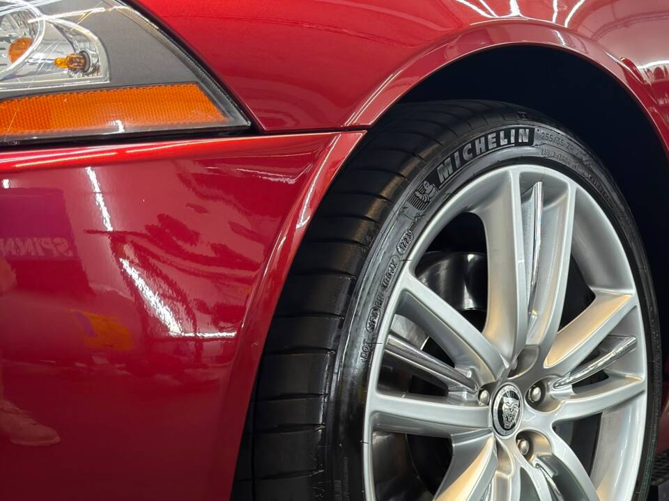 Image 11/14 of Jaguar XKR (2008)