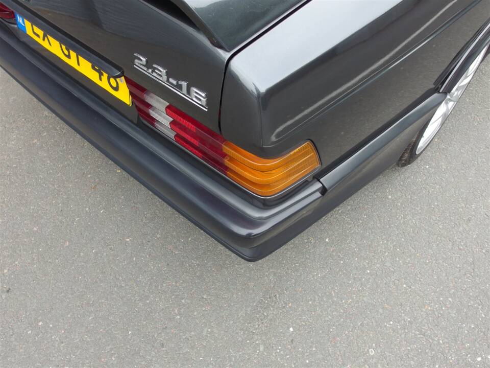 Immagine 33/98 di Mercedes-Benz 190 E 2.3-16 (1985)