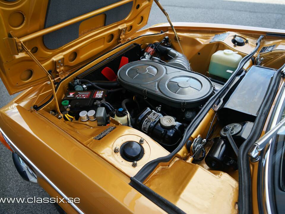 Image 13/32 of BMW 3.0 CS (1972)