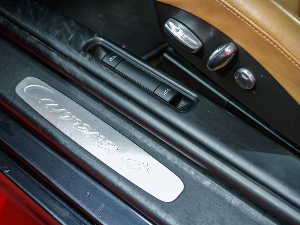 Image 18/48 of Porsche 911 Carrera 4S (2007)