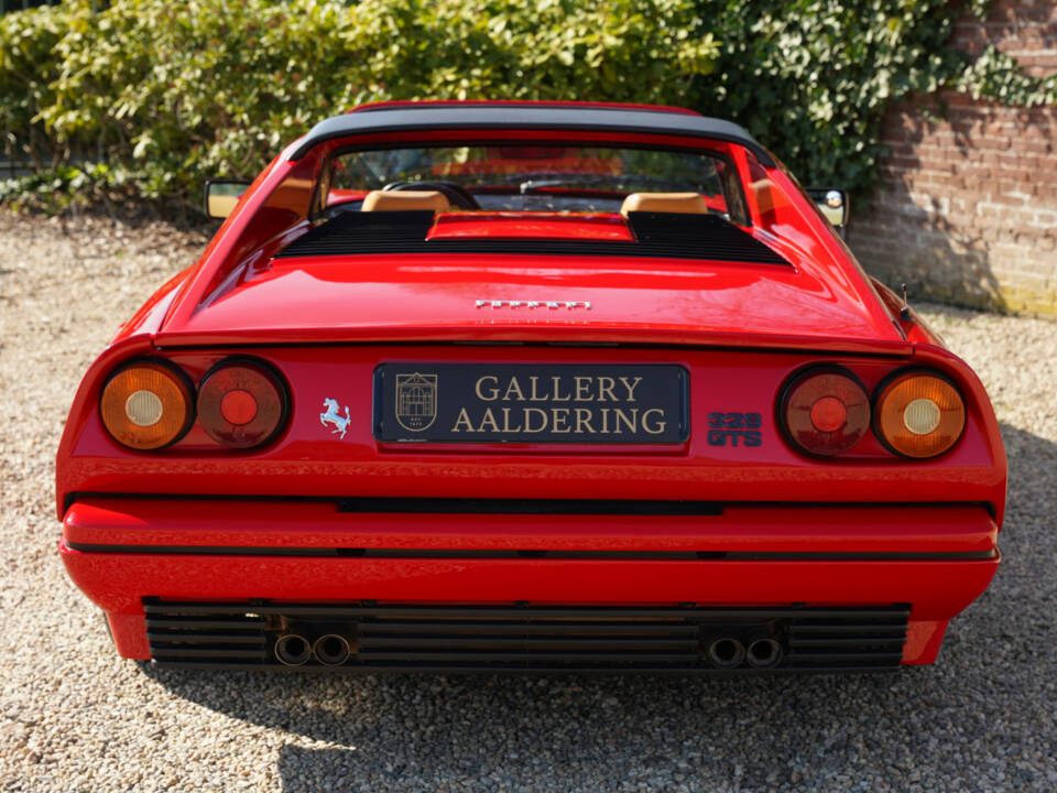 Immagine 9/50 di Ferrari 328 GTS (1989)