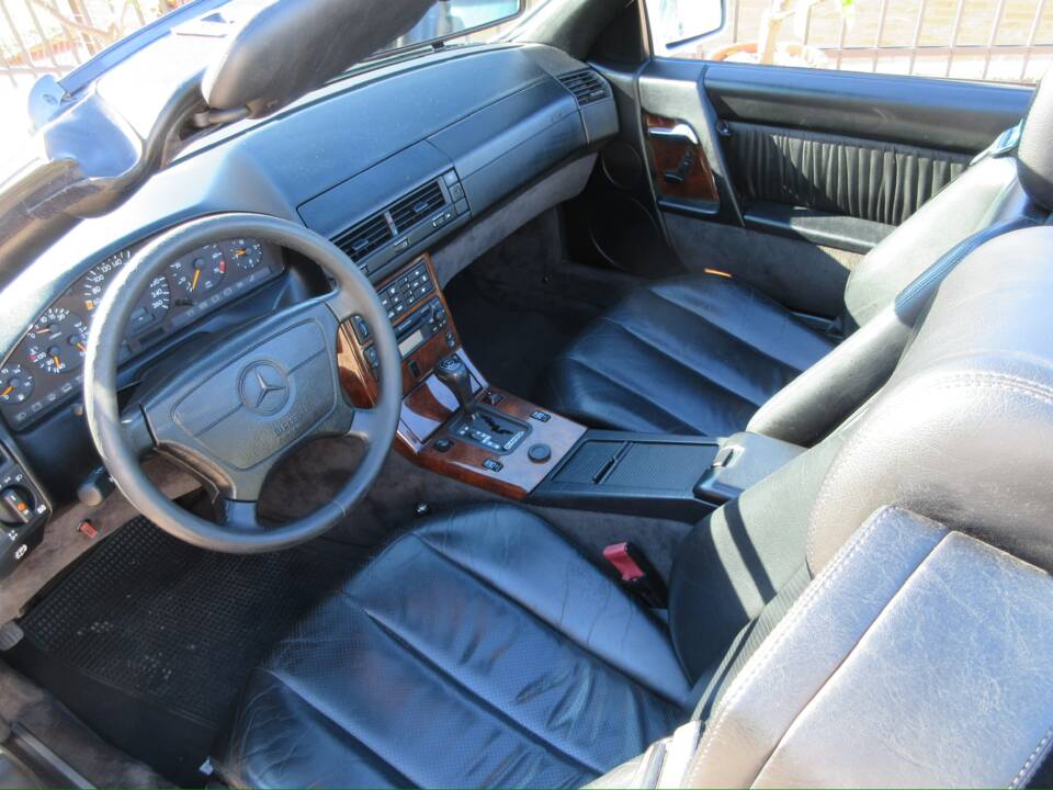 Image 10/39 of Mercedes-Benz SL 320 (1994)