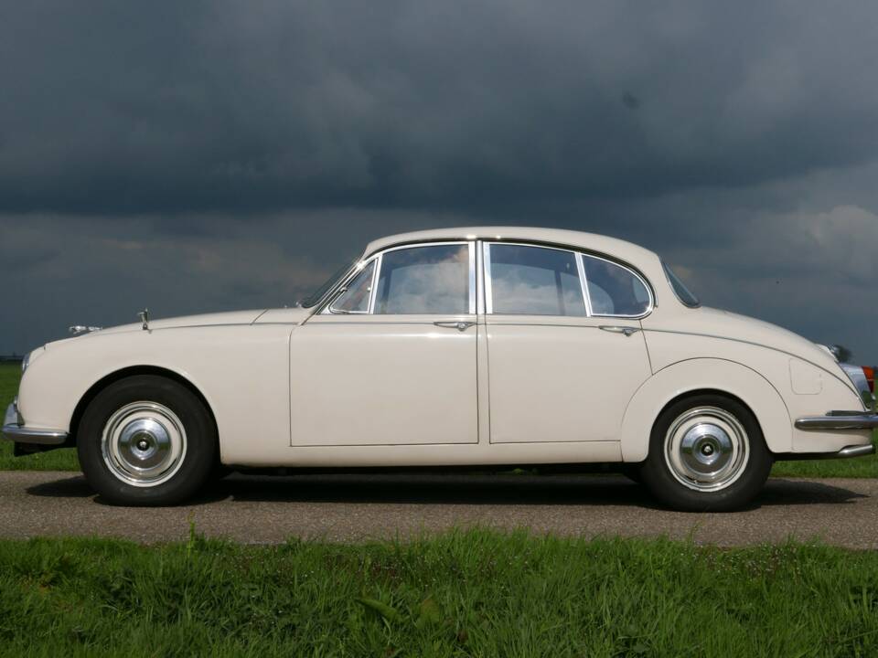 Obraz 23/50 pojazdu Jaguar 240 (1968)