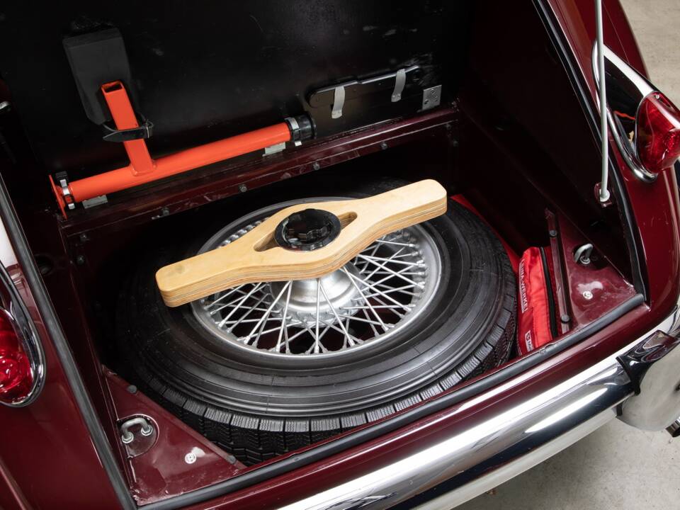 Afbeelding 29/34 van Jaguar XK 150 3.4 S OTS (1958)