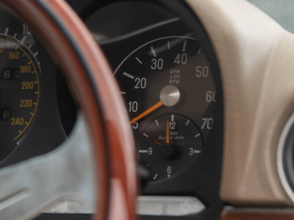 Bild 20/50 von Mercedes-Benz 350 SL (1979)