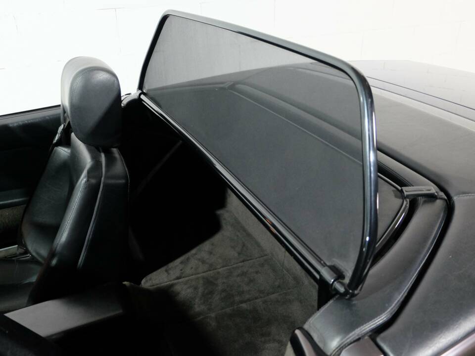 Image 22/33 de Mercedes-Benz 500 SL (1990)