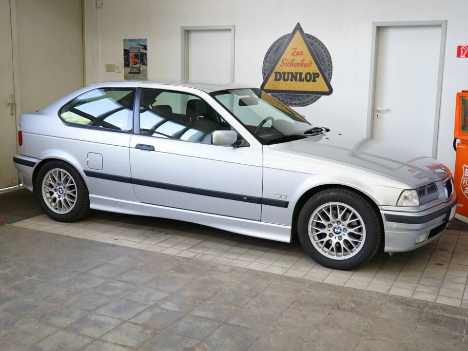 Image 25/27 of BMW 323ti Compact (1998)