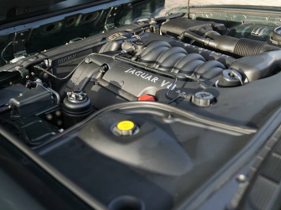 Image 25/30 of Jaguar XJ6 3.2 Sovereign (1997)