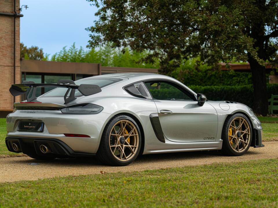 Image 18/100 of Porsche 718 Cayman GT4 RS Weissach (2024)
