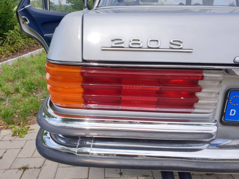 Image 2/8 of Mercedes-Benz 280 S (1976)