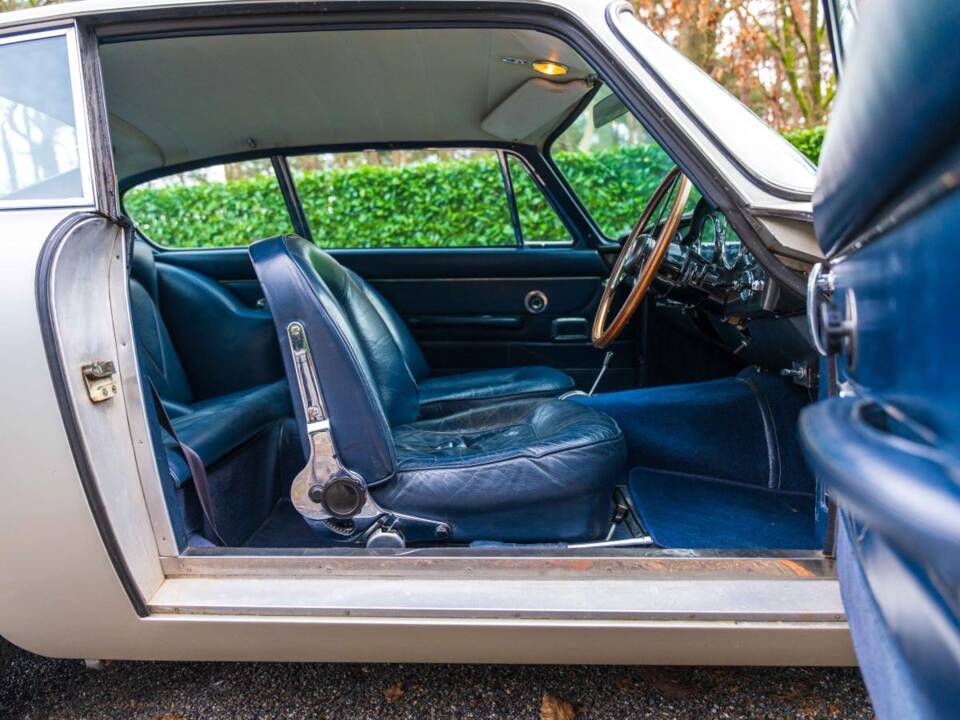 Bild 15/19 von Aston Martin DB 6 (1968)